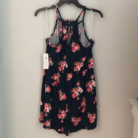 Romper - Picture 2 of 2